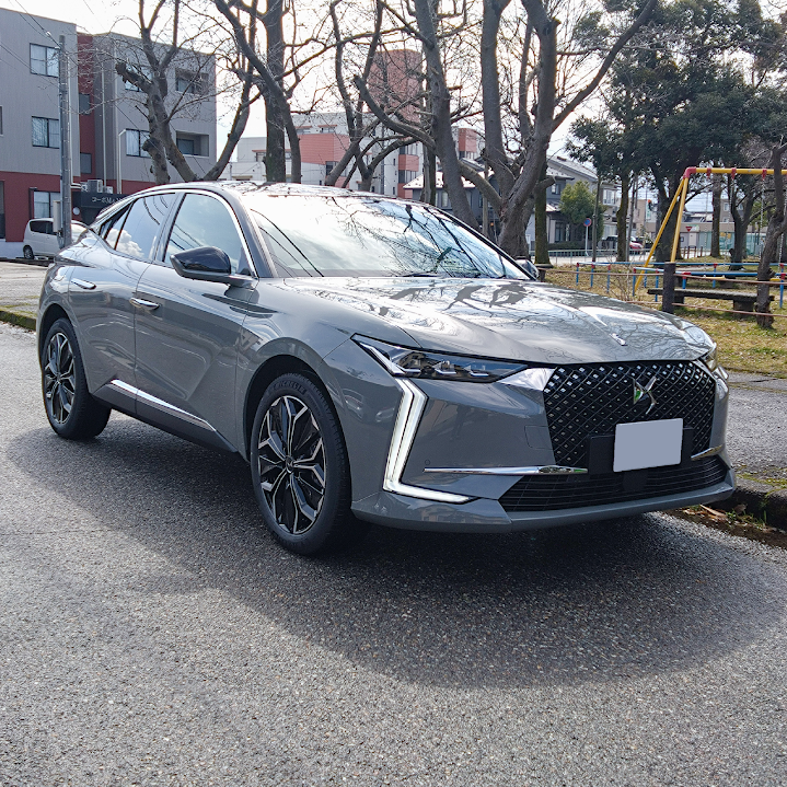 DS4の試乗車を入れ替えしました☆